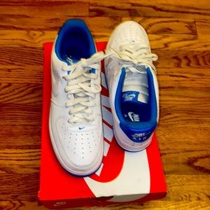 Nikes in good condition size 9 1/2 blue and white